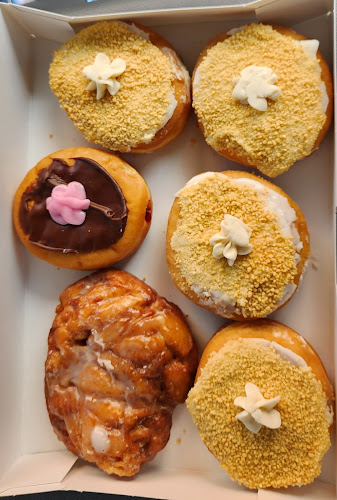 Dunkin' storefront
