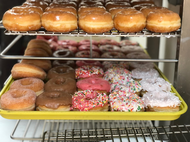 USA Donuts storefront