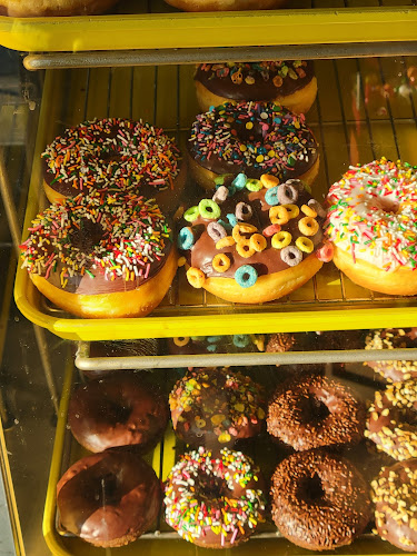 Bud's Donut Shop storefront