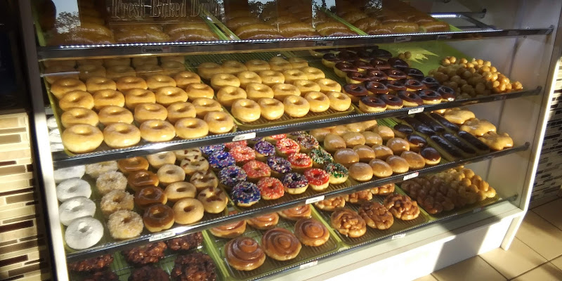 Simply Donuts storefront
