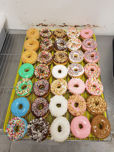 Snowflake Donuts storefront