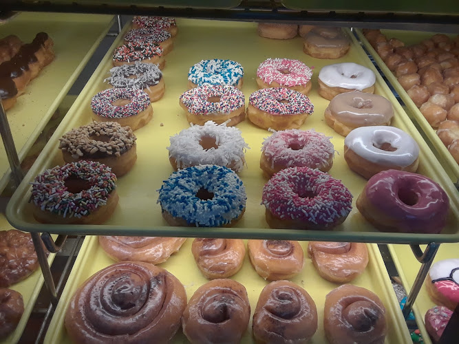 Rainbow Donut storefront