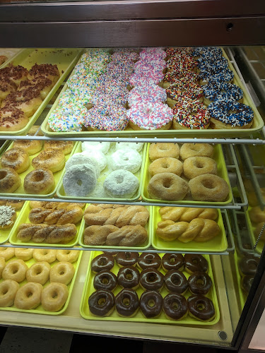 MJ Donuts storefront