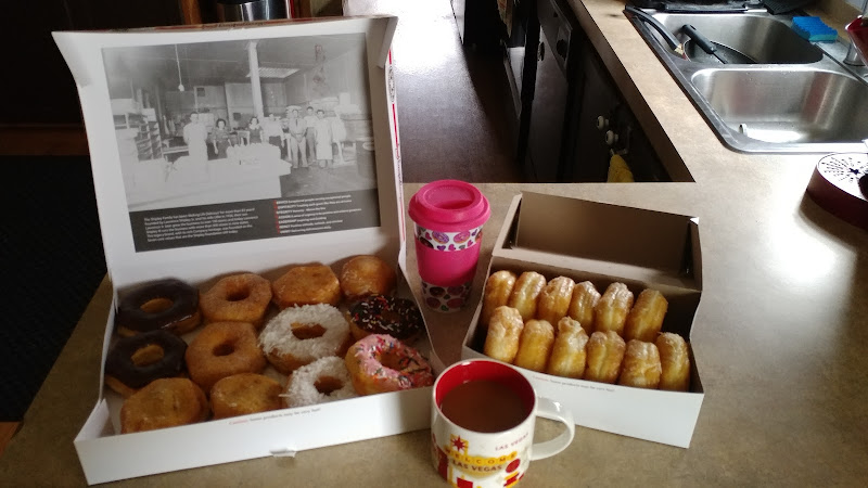 Shipley Do-Nuts storefront