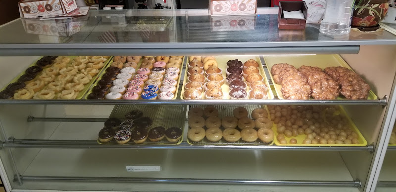 Top Donuts storefront