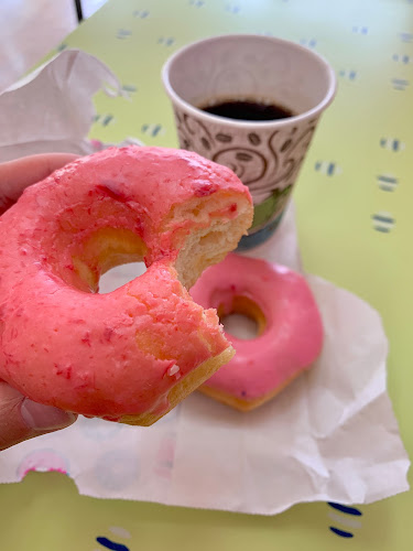 Cubit Donuts storefront