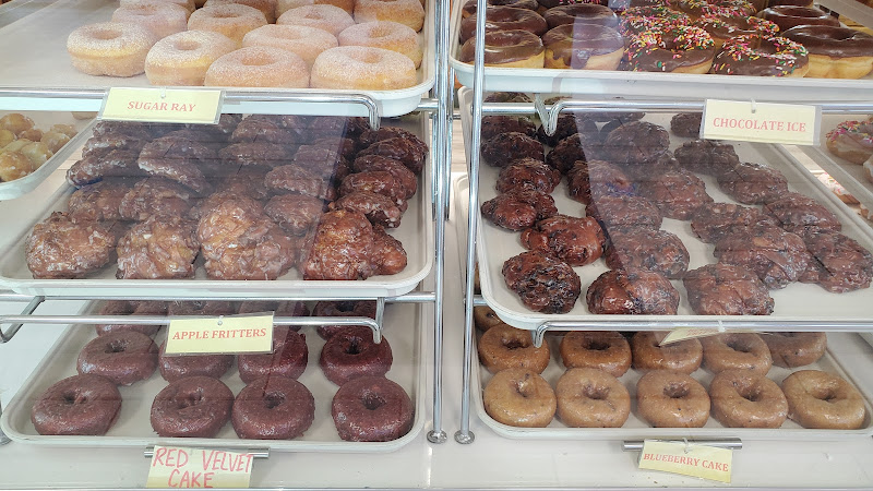 Ray's Donut Shop storefront