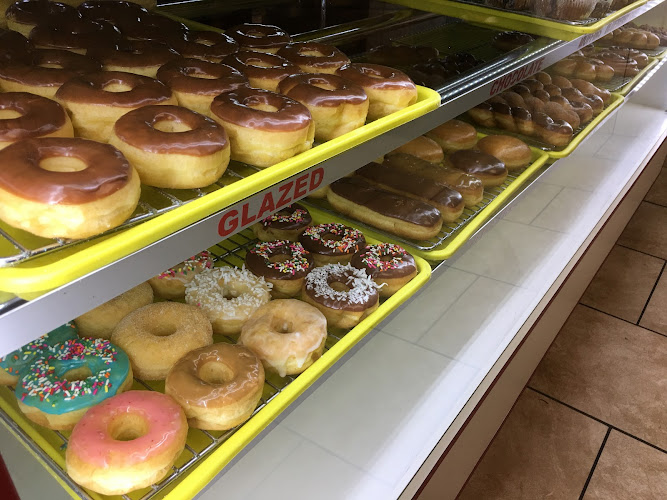 Day Break Donuts storefront