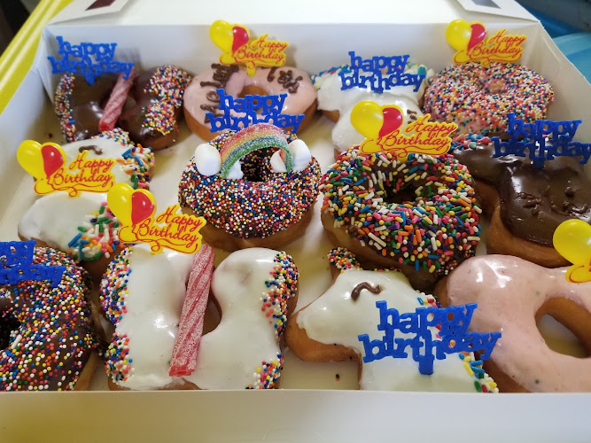 Rainbow Donuts storefront