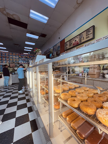 Super Donuts storefront