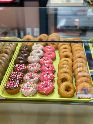 Simply Donuts storefront