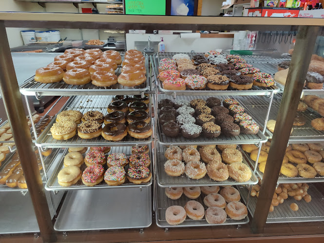 Woodlake Donuts storefront