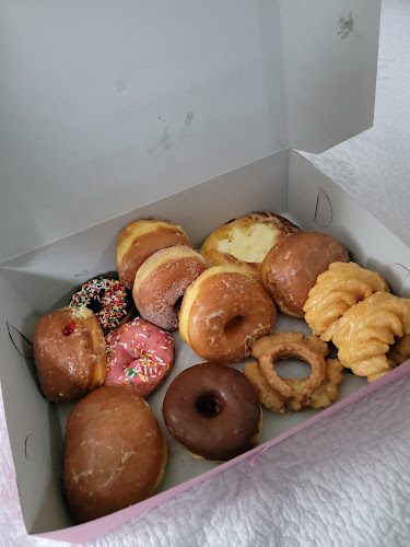 Al's Donuts storefront