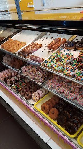 The Donut House storefront