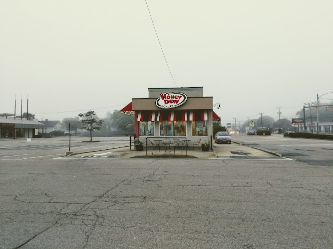 Honey Dew Donuts storefront