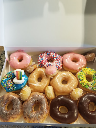 Donut House & Bakery storefront