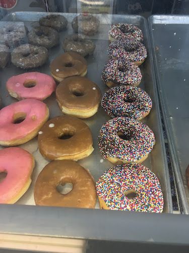 Mayflower Donuts & Bakery storefront