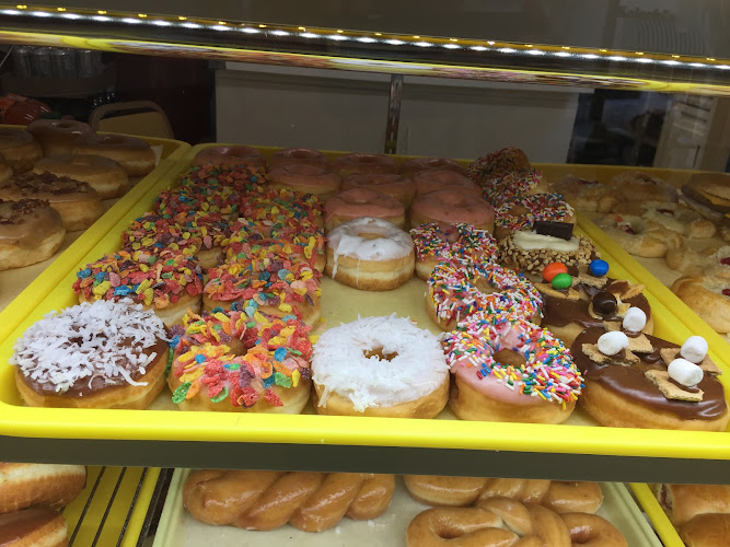 Paradise Donuts storefront