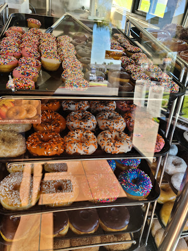 Yum Yum Donuts storefront