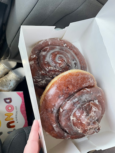 Best Doughnuts storefront