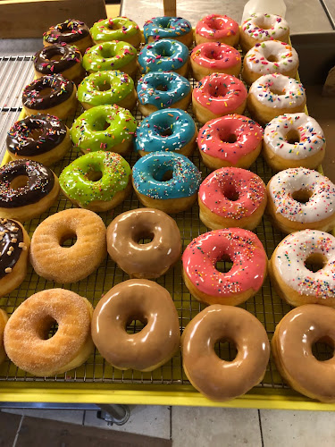 Friendly Donut Shop storefront