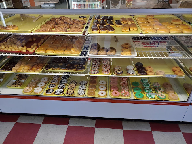 Donut Palace storefront