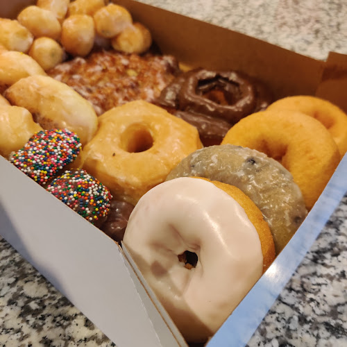 Sonny Donuts storefront