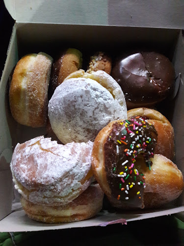 Manna Donuts storefront