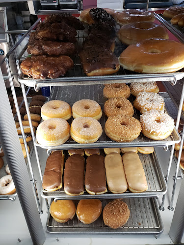 Fresh Doughnuts storefront