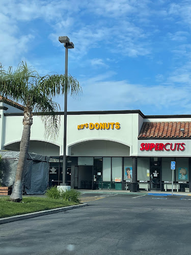 KD's Donuts storefront