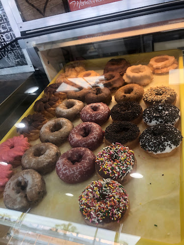 Donut Time storefront