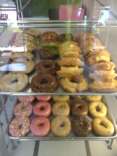 Freshh Donuts storefront