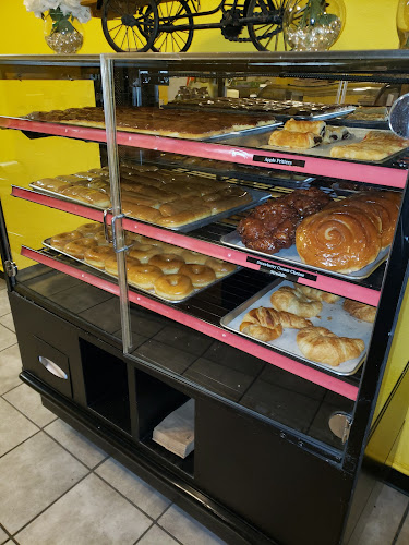 B-Town Donuts storefront