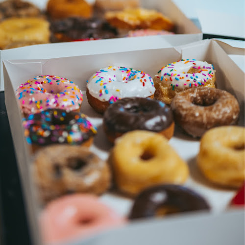 Pop's Daylight Donuts storefront