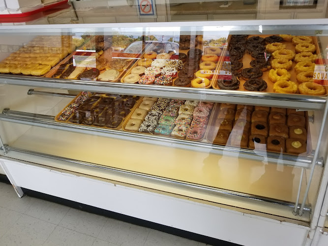 Southern Maid Donuts storefront