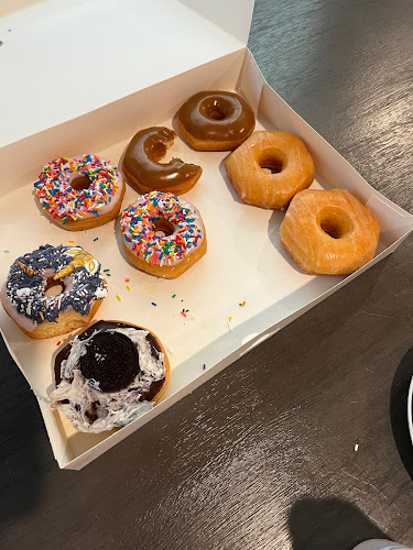 More donuts storefront