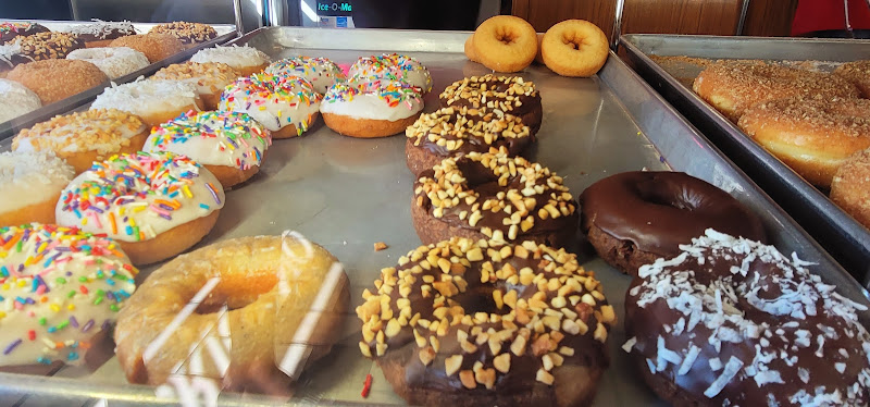 Howard's Donuts storefront