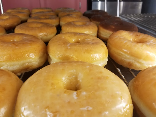 Rainbows Donuts storefront