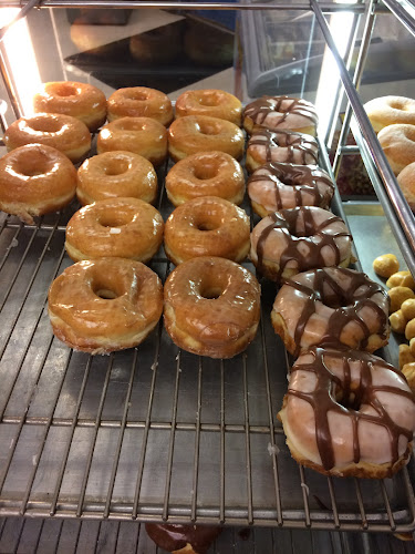 Blue Ribbon Donuts storefront