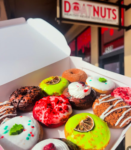 Kimy Gets Skinny Doatnut storefront