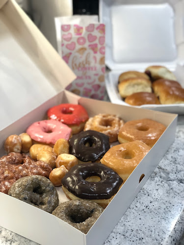 Eskie Donuts storefront
