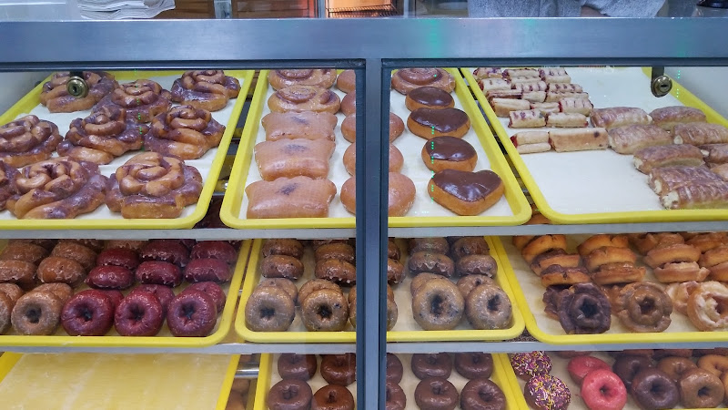 Eight Donuts storefront