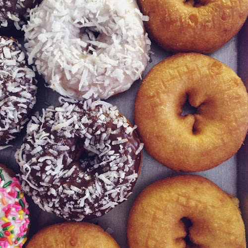 Swiss Donuts storefront
