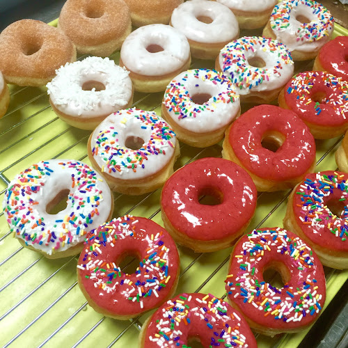 Top Donuts storefront