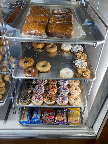 Uncle Ray's Doughnuts storefront