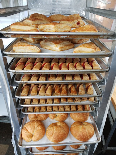 Honey Dew Donuts storefront