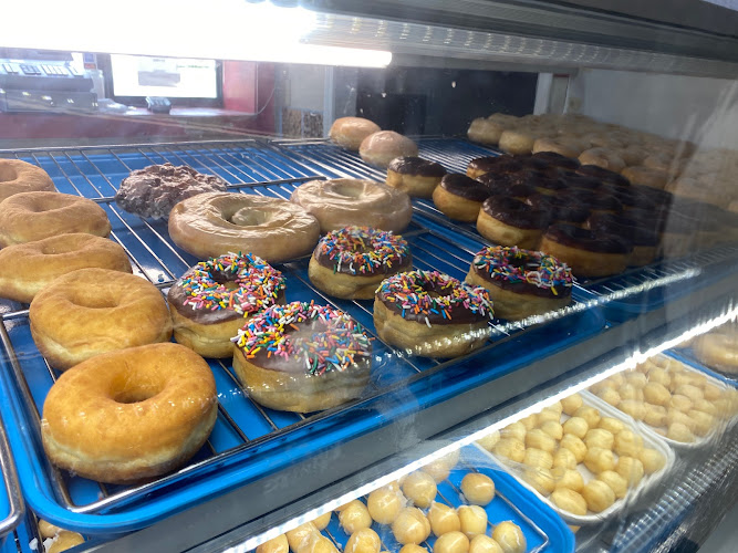 Marion Donut storefront